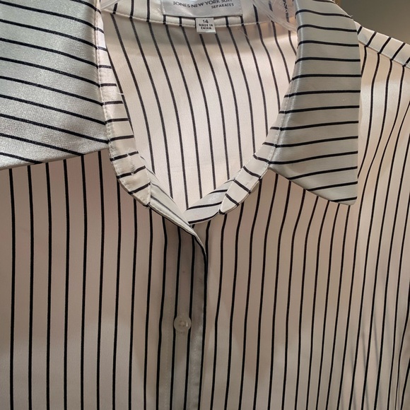 Jone New York Blouse Strip black in white.Excellent condition - Picture 5 of 16
